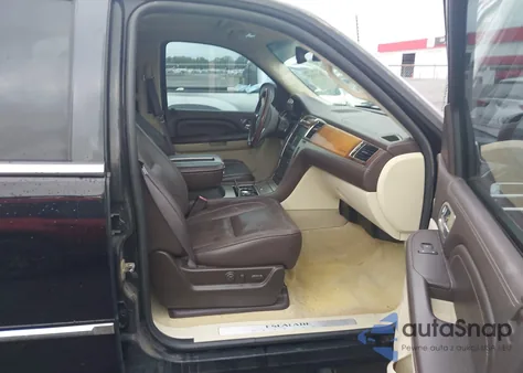 2009 Cadillac Escalade Platinum Edition from USA, damaged, VIN 1GYFC33249R266527